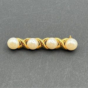 Vintage AAI pearl brooch